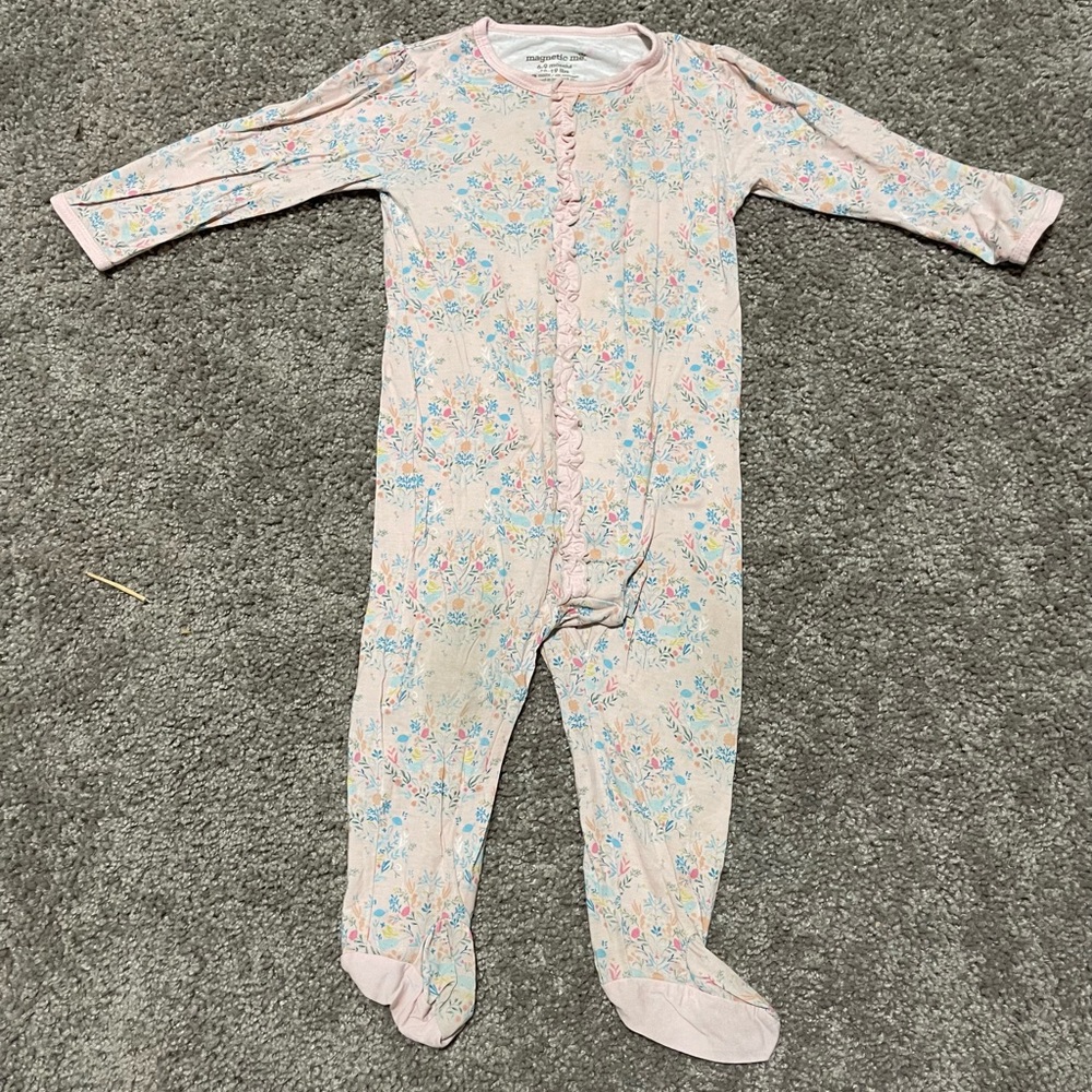 Magnetic Footie 6-9 months